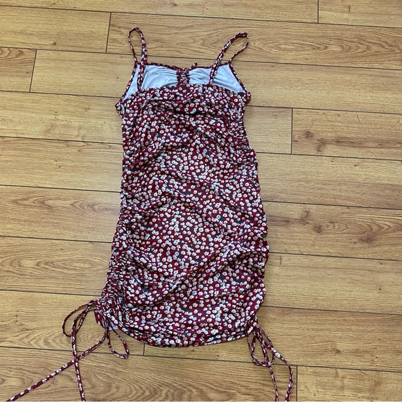 SHEIN Floral Dress - Picture 2 of 4